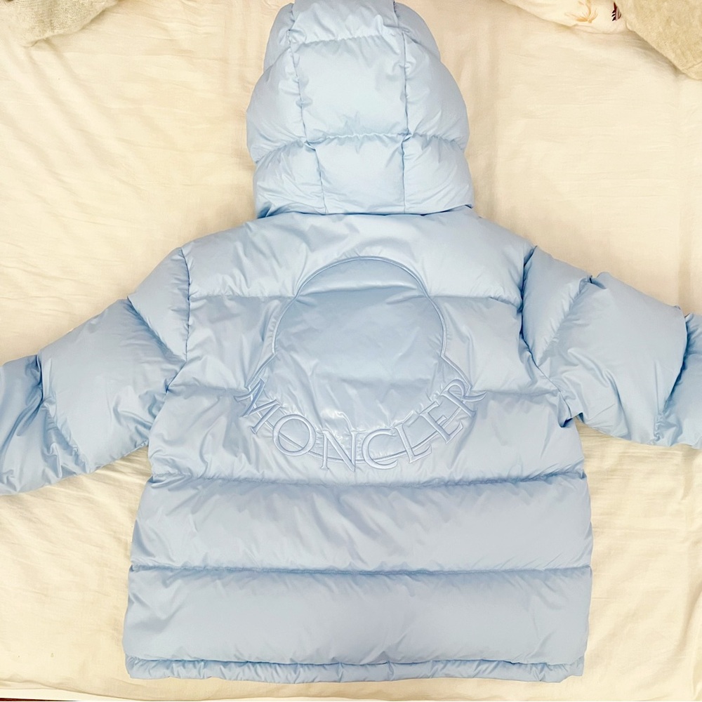 Authentic Moncler down jacket - Picture 4 of 7